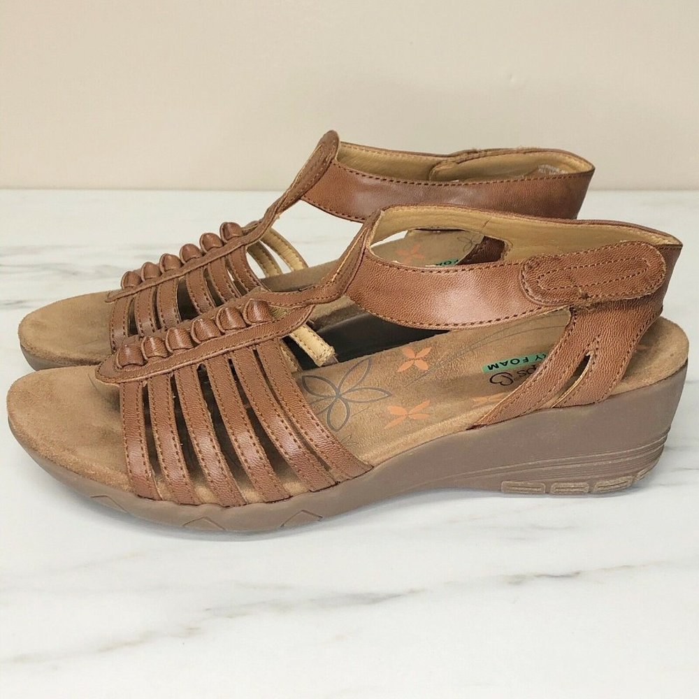 BareTraps 8W Gladiator Wedge Sandals Memory Foam